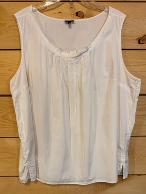 Talbots Woman White Sleeveless Pleated Front Top Size 22W